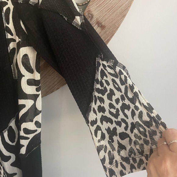 Chico’s traveler’s Collection Light Cardigan - Picture 3 of 6